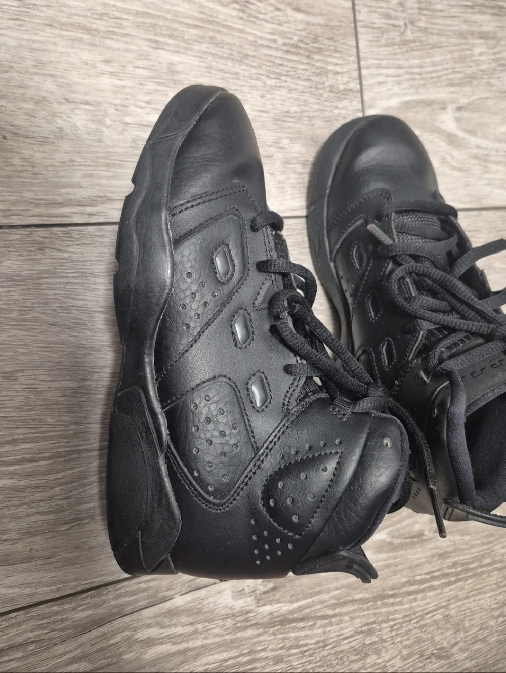 Nike Youth Size 1Y Air Jordan High Top Black Basketball Sneakers CQ9489-001. EUC - Picture 5 of 8